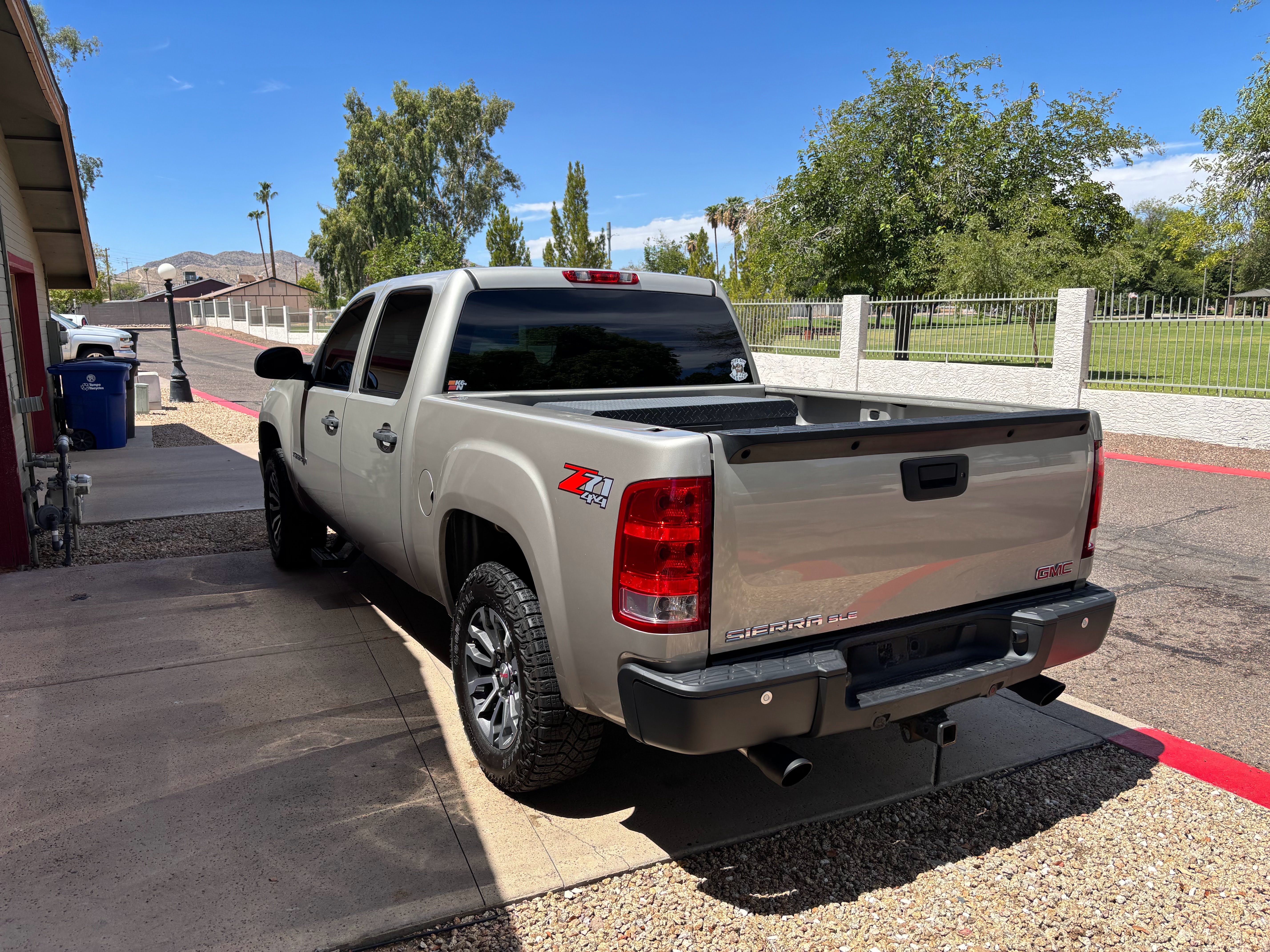 Used 2009 GMC Sierra 1500 SLE w/ Power Pack Plus AWD/4WD image 1