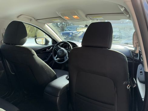 Used 2014 MAZDA MAZDA3 i Touring w/ Technology Package image 19