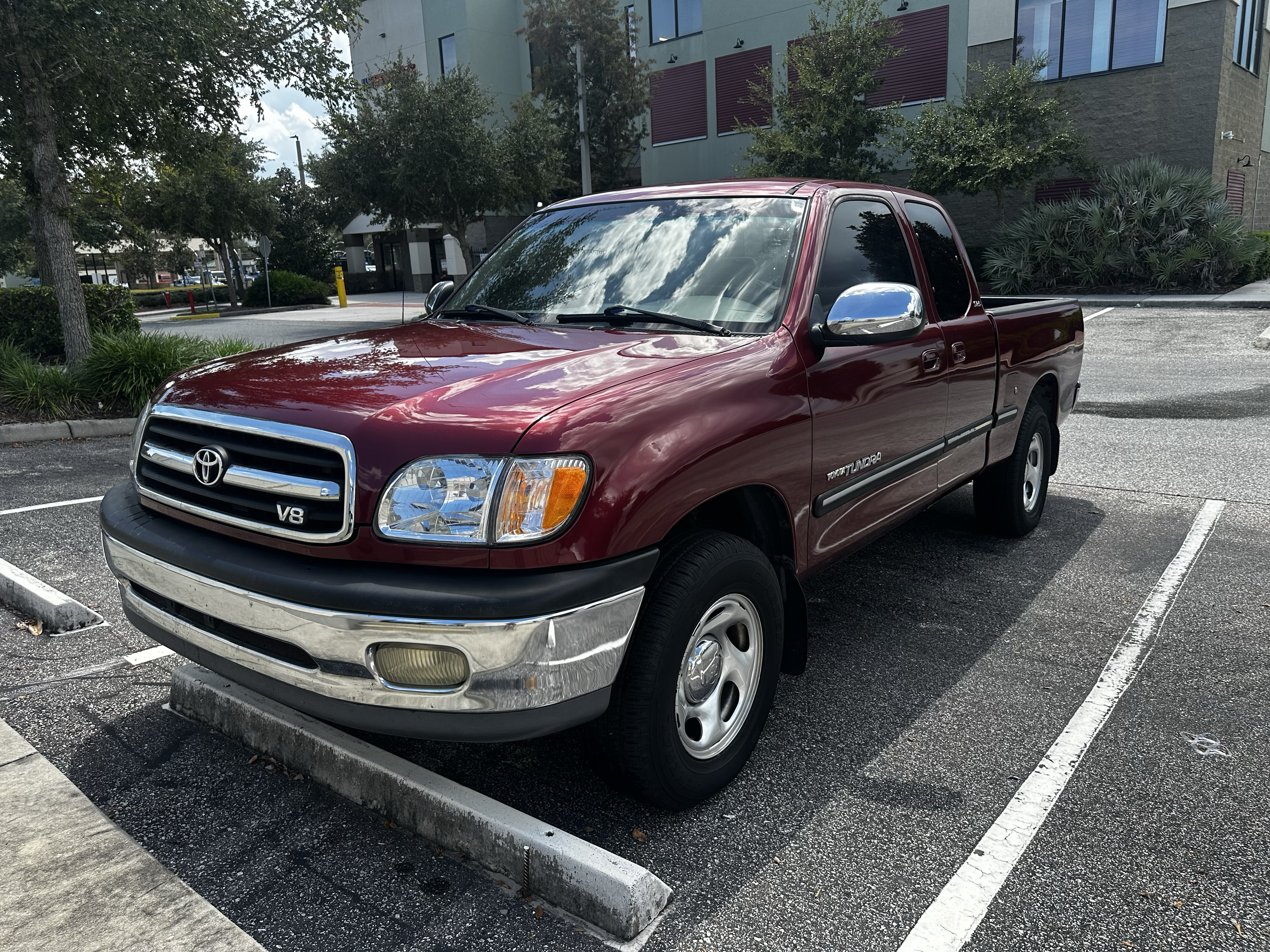 Used 2001 Toyota Tundra SR5 w/ Convenience Pkg RWD image 2
