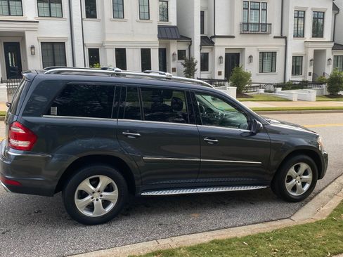 Used 2010 Mercedes-Benz GL 450 4MATIC image 5