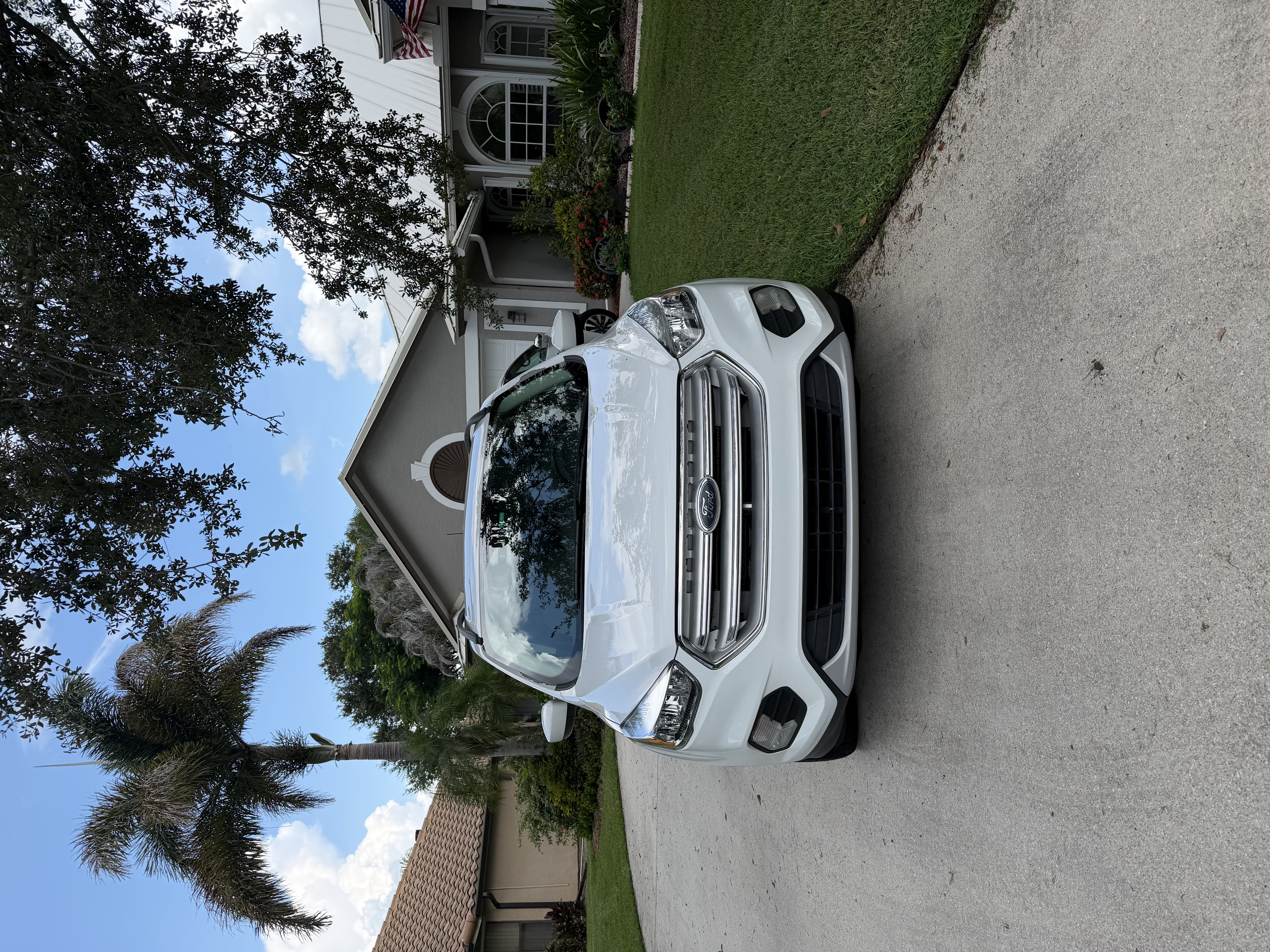 Used 2018 Ford Escape SE FWD image 4