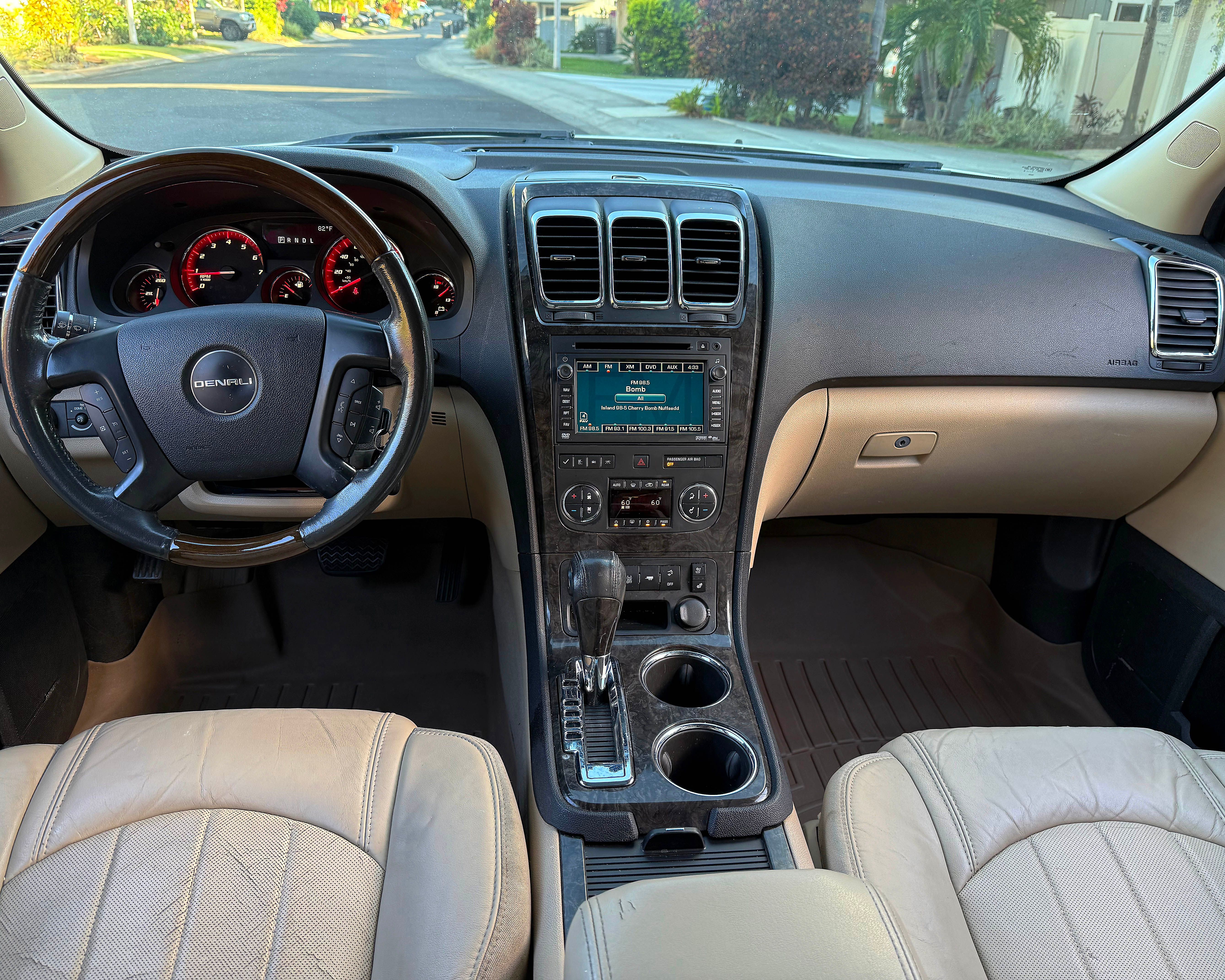 Used 2012 GMC Acadia Denali AWD/4WD image 12
