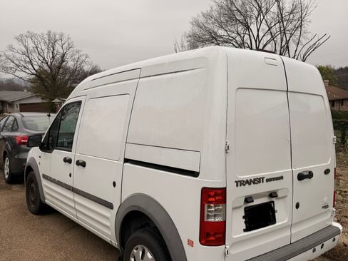 Used 2013 Ford Transit Connect XLT image 4