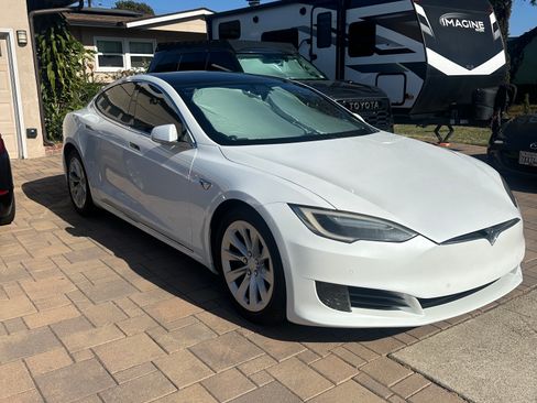 Used 2017 Tesla Model S 75D AWD/4WD image 8