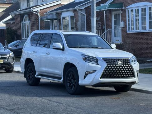 Used 2022 Lexus GX 460 Premium w/ Premium Package image 2