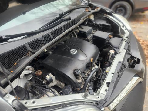 Used 2019 Toyota Sienna LE image 2