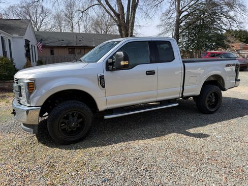 Used 2018 Ford F250 XLT image 1