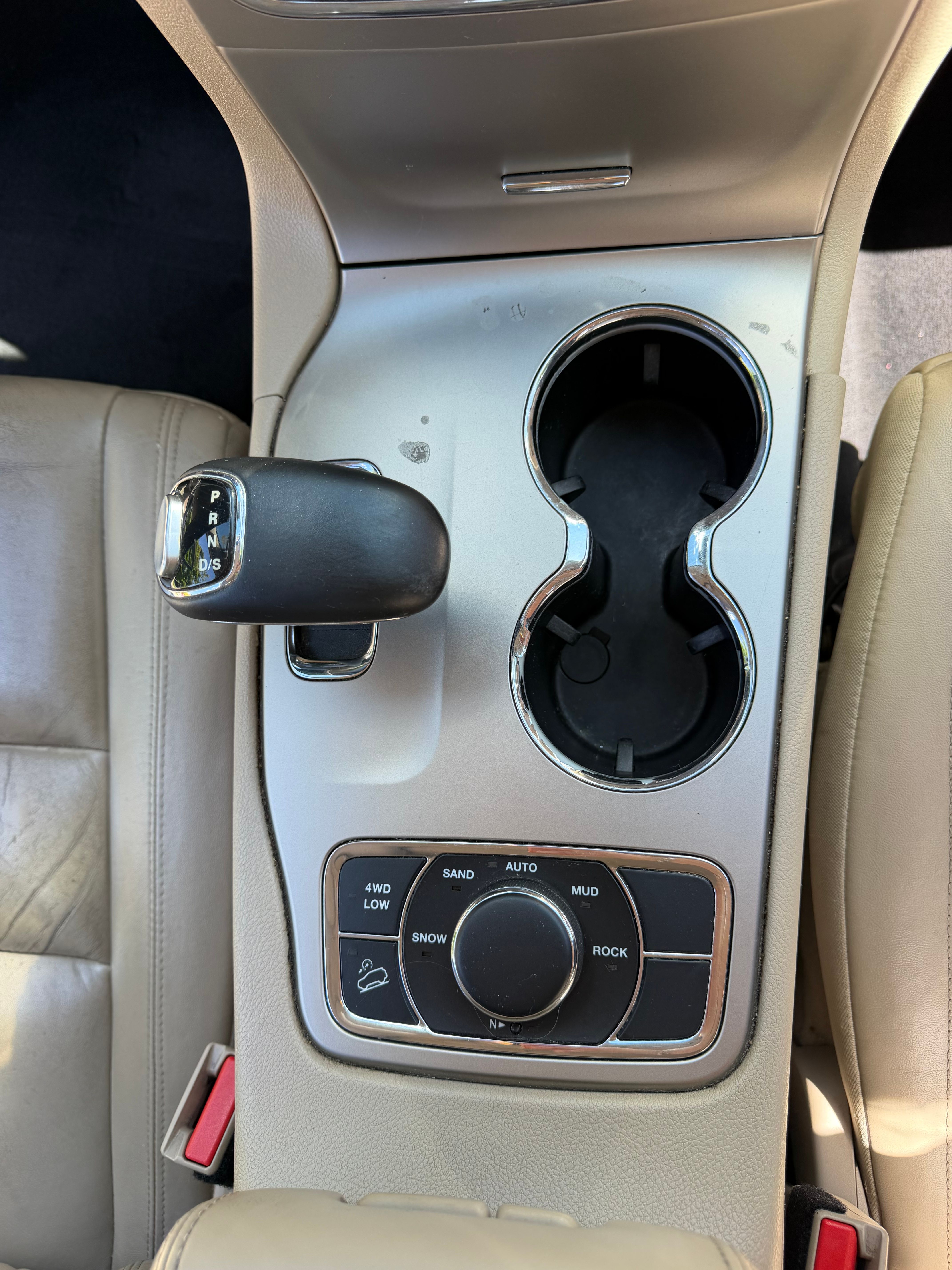 Used 2014 Jeep Grand Cherokee Limited AWD/4WD image 10