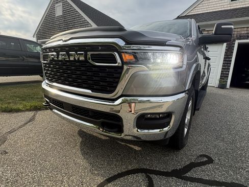 Used 2025 RAM 1500 Big Horn AWD/4WD image 9