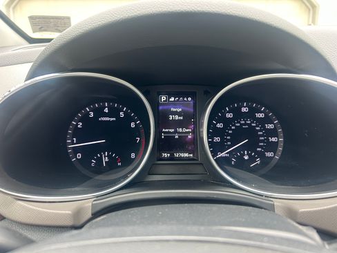 Used 2017 Hyundai Santa Fe Limited FWD image 8