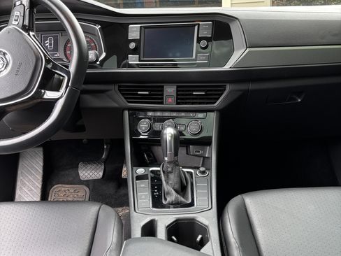 Used 2019 Volkswagen Jetta SE FWD image 11