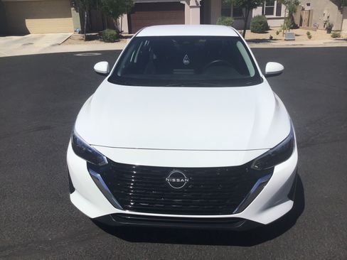 Used 2025 Nissan Sentra S image 6