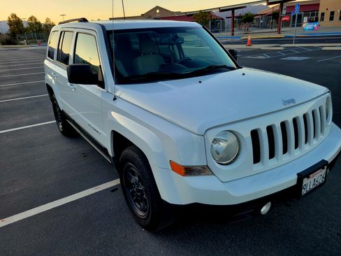 Used 2014 Jeep Patriot Sport w/ Power Value Group image 1