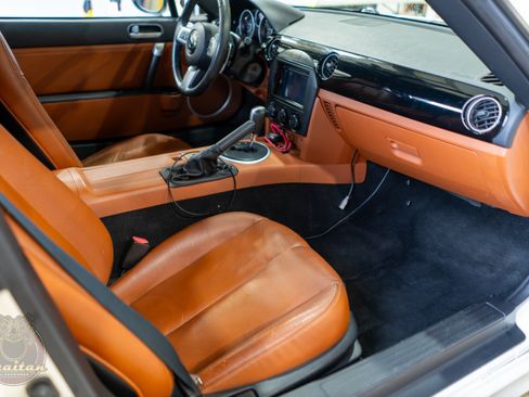 Used 2007 MAZDA MX-5 Miata Grand Touring w/ Premium Pkg image 13