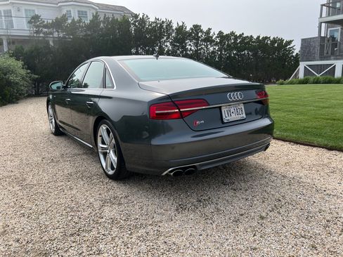 Used 2015 Audi S8 image 20