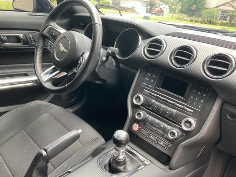 Used 2016 Ford Mustang Coupe image 8