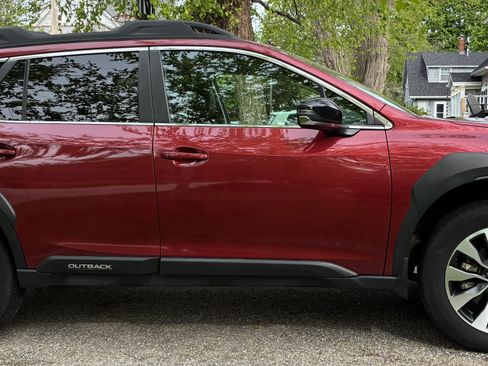 Used 2023 Subaru Outback Limited AWD/4WD image 2