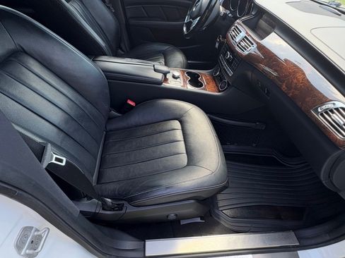 Used 2014 Mercedes-Benz CLS 550 4MATIC image 6