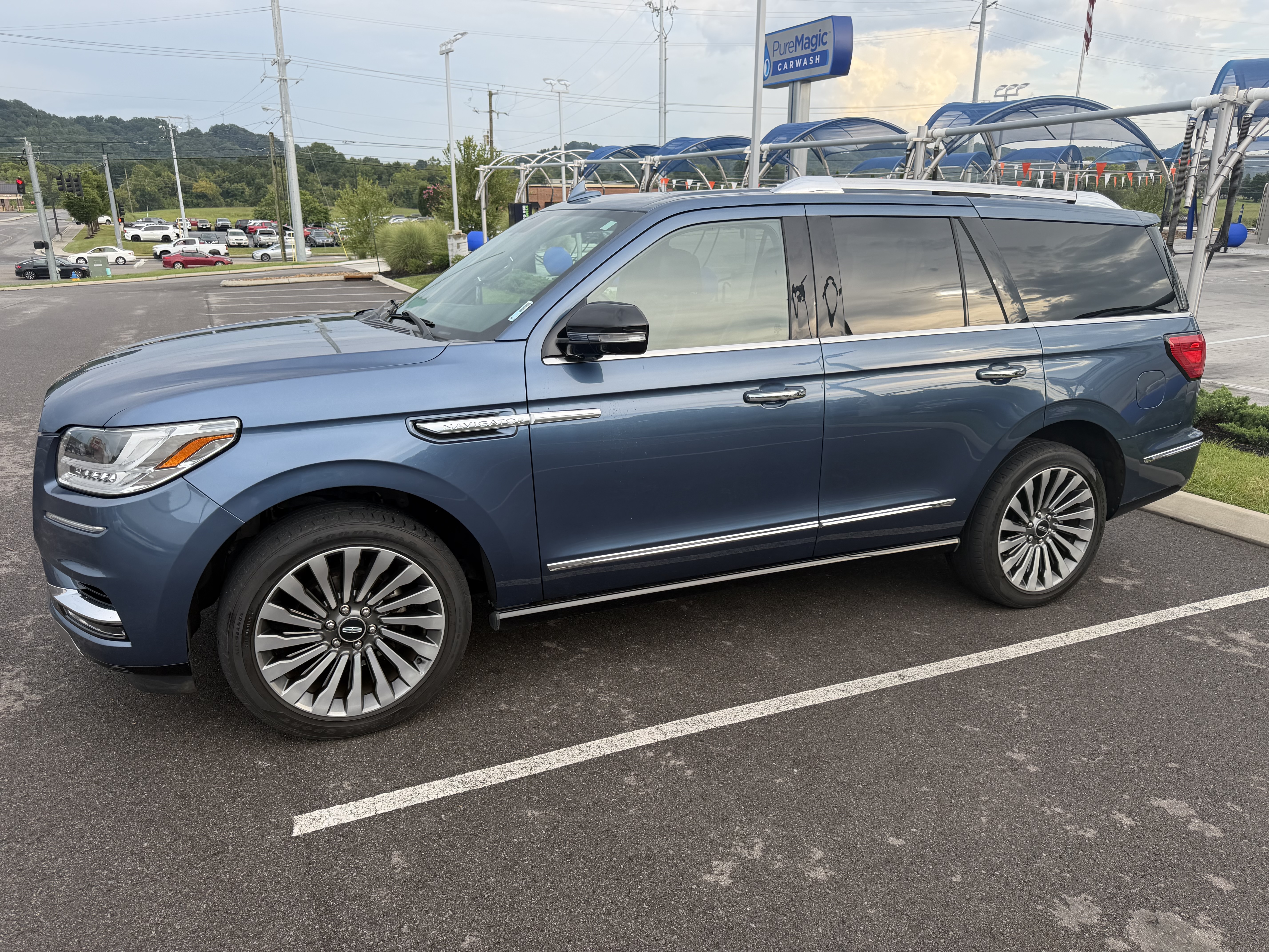 Used 2018 Lincoln Navigator Reserve AWD/4WD image 1