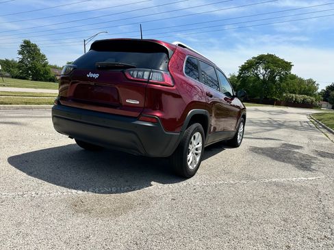 Used 2019 Jeep Cherokee Latitude w/ Cold Weather Group FWD image 13