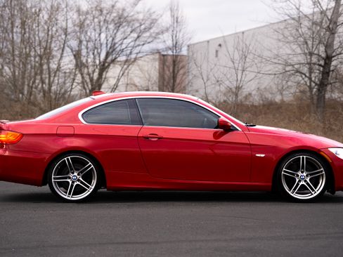 Used 2011 BMW 335i Coupe w/ Convenience Pkg image 10