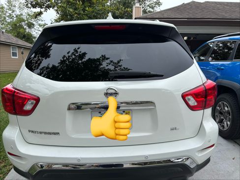 Used 2019 Nissan Pathfinder SL FWD image 5