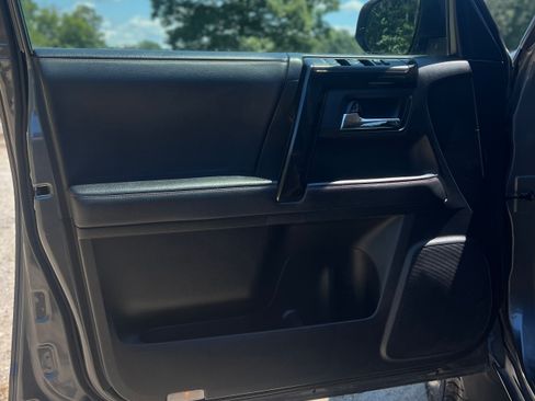 Used 2020 Toyota 4Runner TRD Off-Road Premium w/ Moonroof Package AWD/4WD image 19