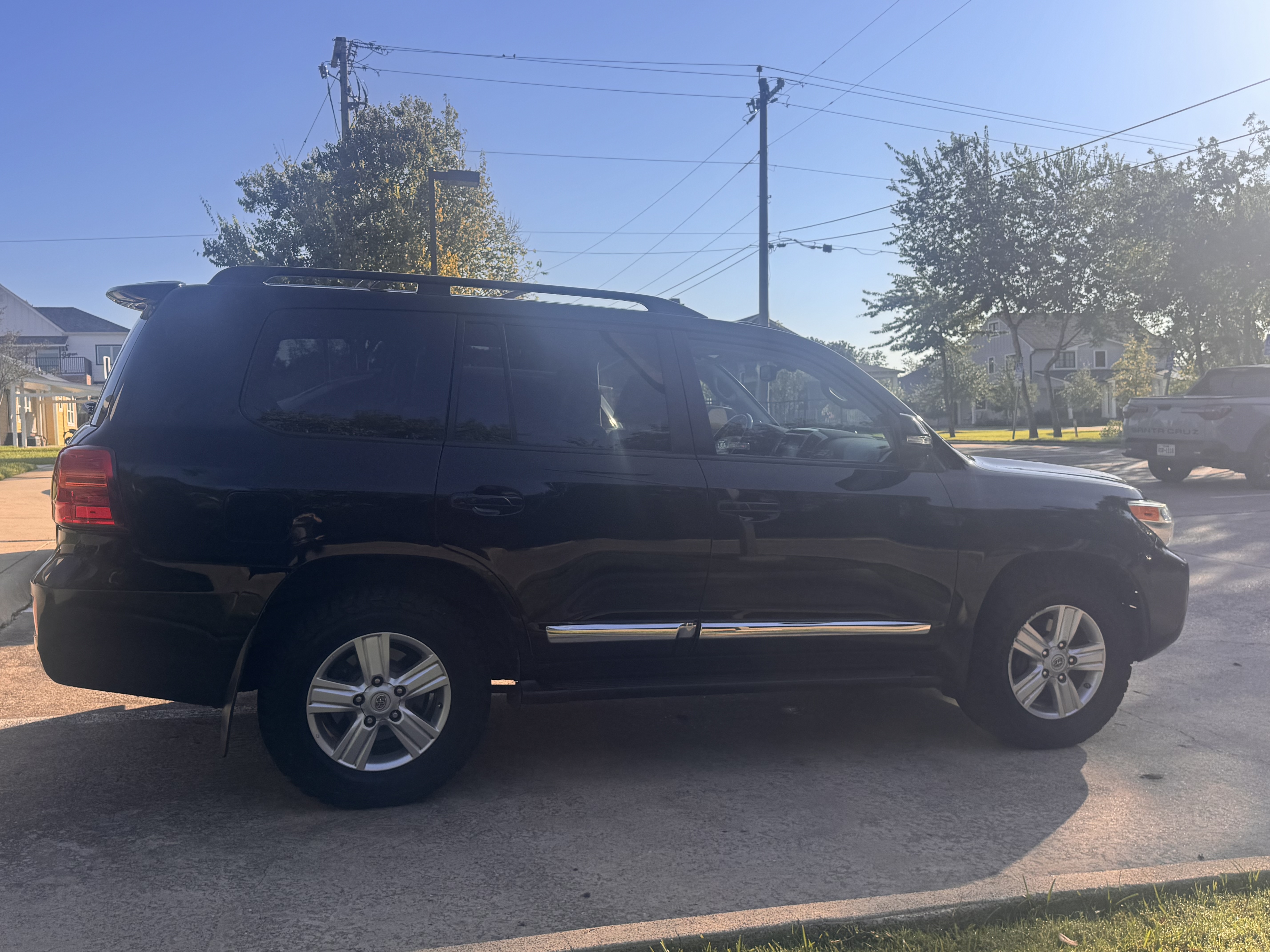 Used 2015 Toyota Land Cruiser AWD/4WD image 2