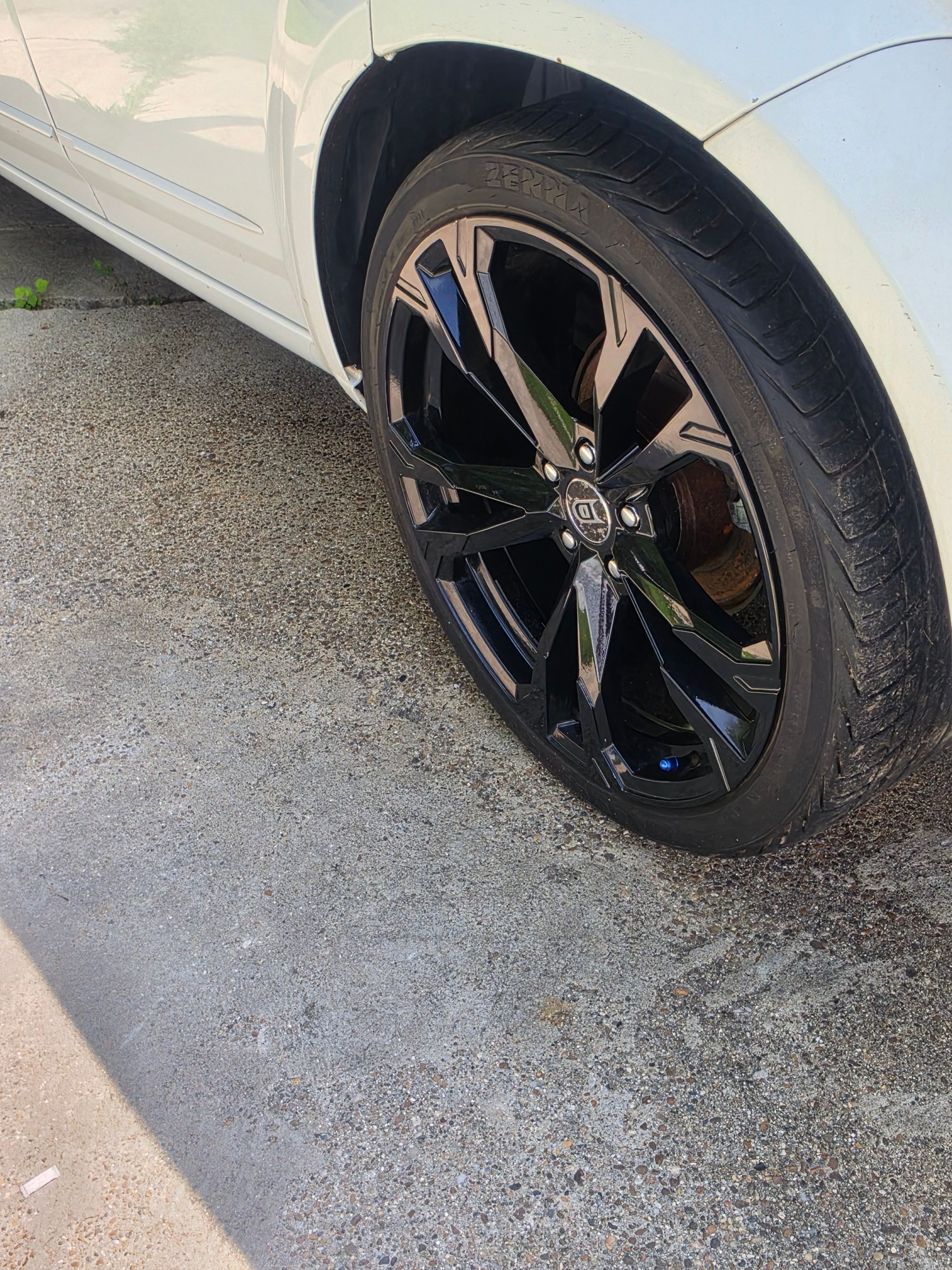 Used 2012 Dodge Avenger SE FWD image 14