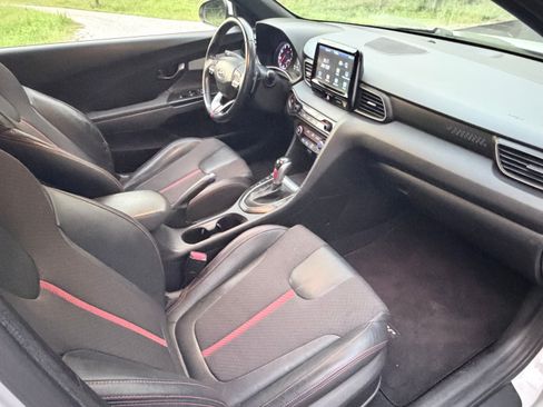 Used 2019 Hyundai Veloster Turbo FWD image 9