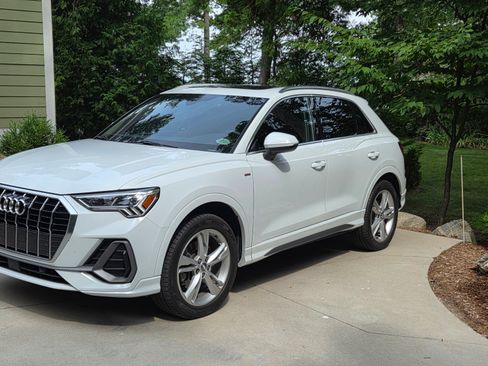 Used 2019 Audi Q3 2.0T Premium Plus image 2