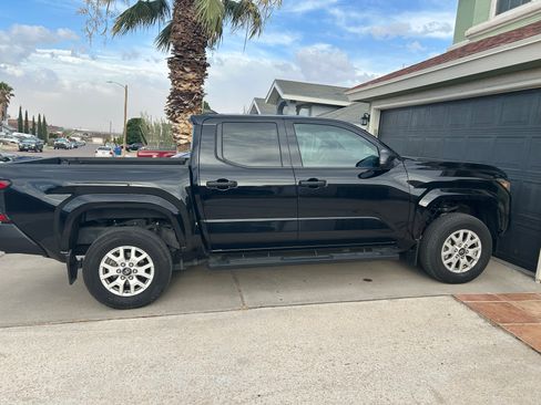 Used 2024 Toyota Tacoma SR RWD image 8