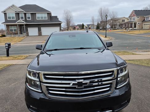 Used 2016 Chevrolet Suburban LT image 2