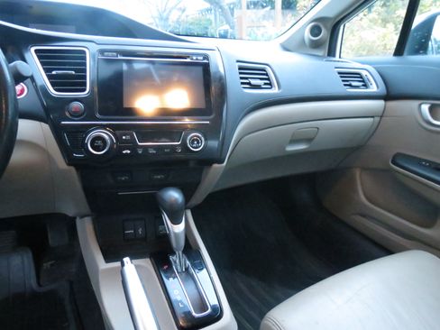 Used 2015 Honda Civic Hybrid Sedan image 27