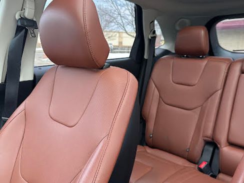 Used 2019 Ford Edge Titanium w/ Equipment Group 301A image 18