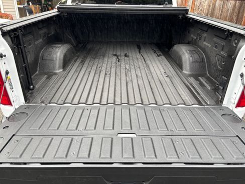 Used 2024 Chevrolet Silverado 2500 Custom w/ Custom Value Package image 15