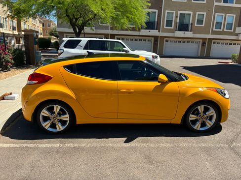 Used 2016 Hyundai Veloster w/ Option Group 02 image 2