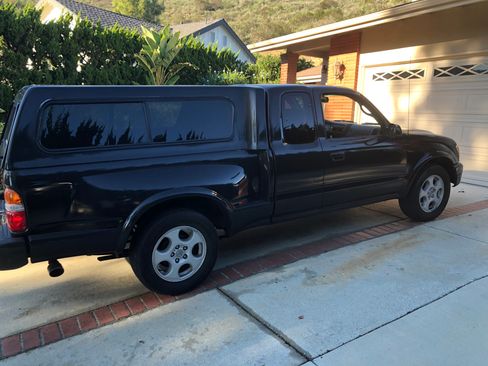 Used 2001 Toyota Tacoma S-Runner image 2