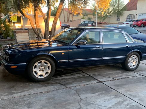 Used 2001 Jaguar XJ Vanden Plas image 1
