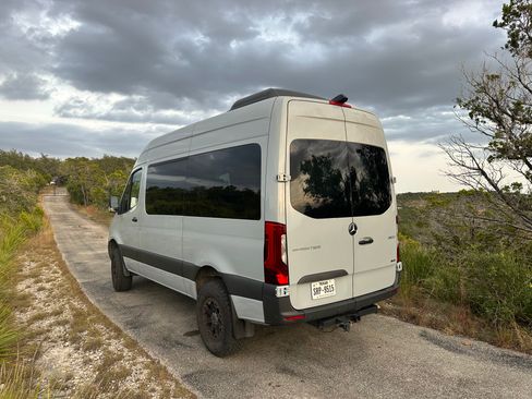 Used 2022 Mercedes-Benz Sprinter 2500 image 5