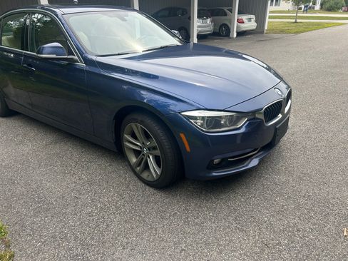 Used 2018 BMW 330i xDrive Sedan AWD/4WD image 4