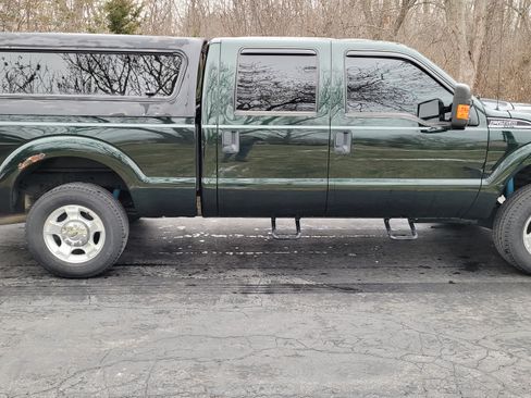 Used 2016 Ford F250 XLT w/ XLT Interior Package image 4