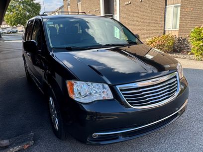 Used 2016 Chrysler Town & Country Touring w/ Driver Convenience Group