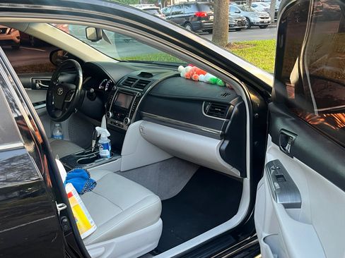 Used 2014 Toyota Camry XLE image 6