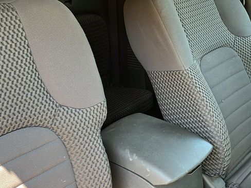 Used 2012 Nissan Frontier SV AWD/4WD image 10