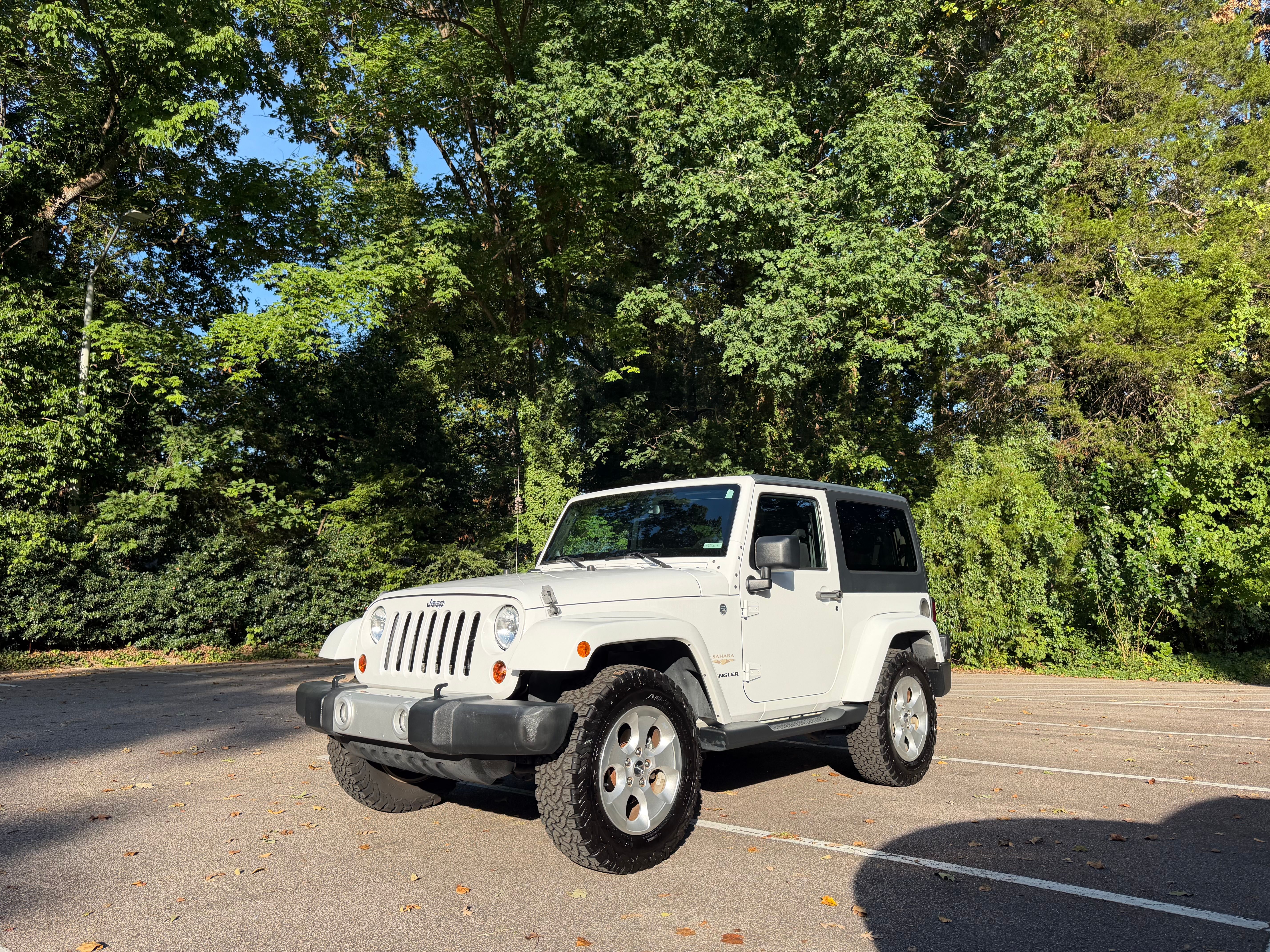 Used 2013 Jeep Wrangler Sahara w/ Connectivity Group AWD/4WD image 2