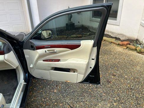 Used 2010 Lexus LS 460 image 5