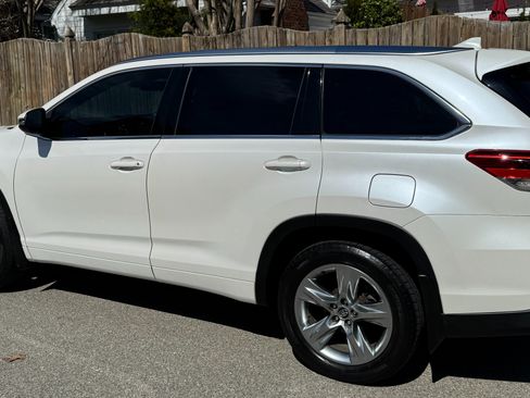 Used 2018 Toyota Highlander Limited image 2