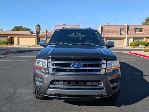 Used 2017 Ford Expedition EL Platinum image 2