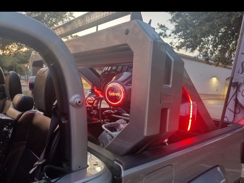 Used 2020 Jeep Gladiator Overland image 5